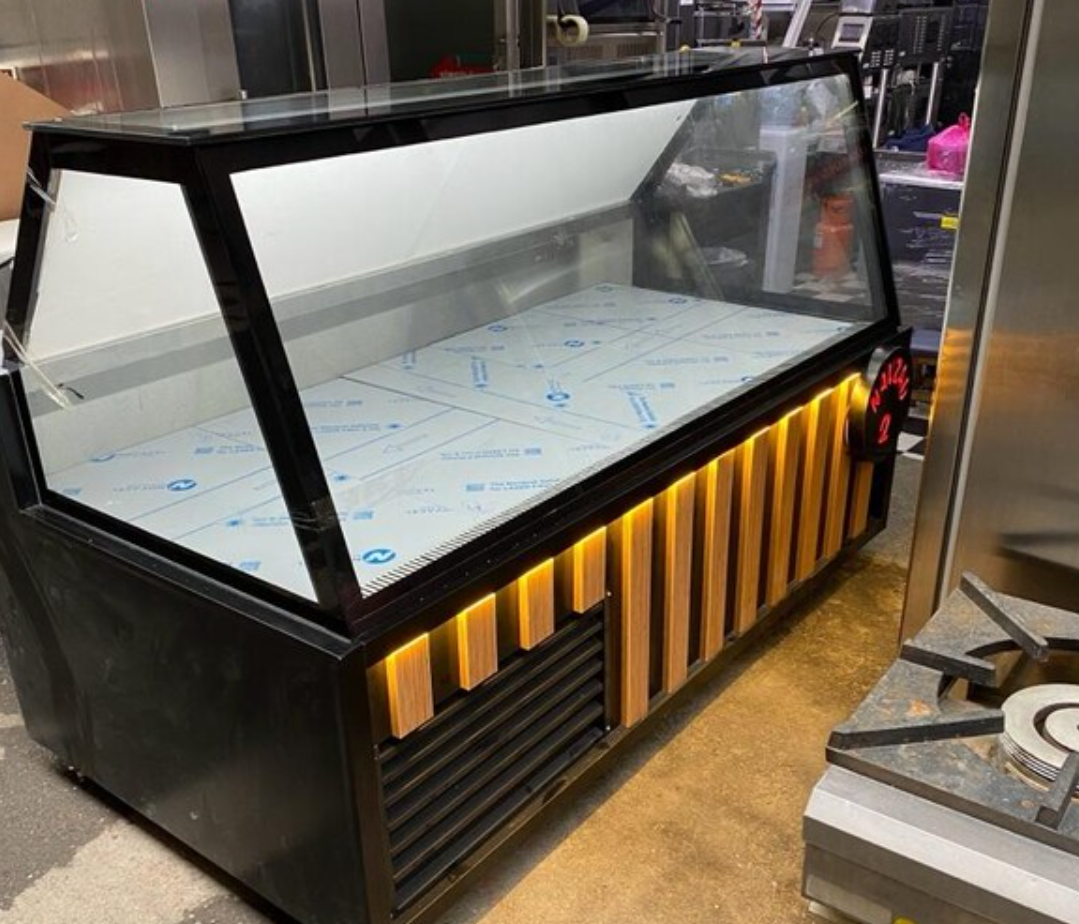 ŞARKÜTERİ dolabı teşhir dolap