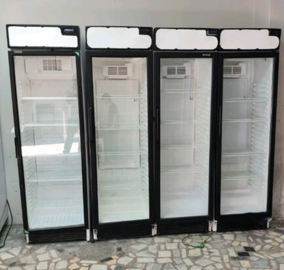 dik dolap tek gözlü cam kapılı dolap