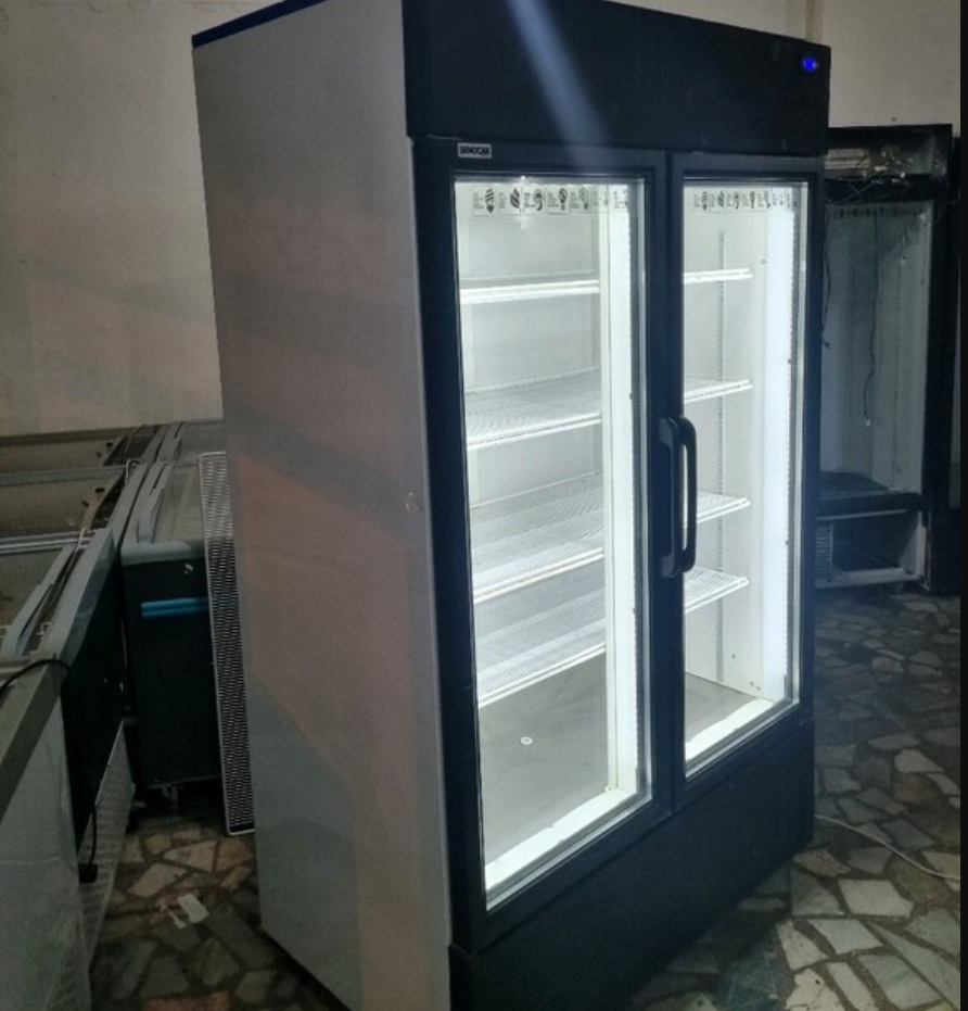 geniş ebat iki kapılı şişe soğutucu