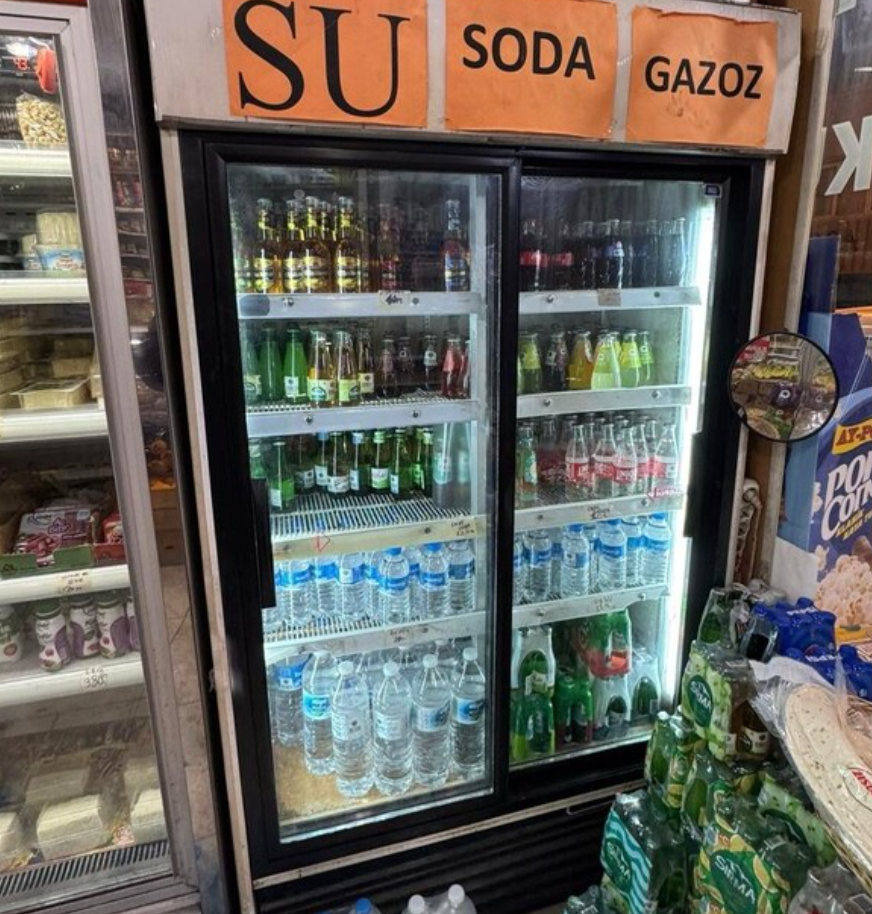 sürgülü meşrubat dolabı soğutması iyi temiz durumda